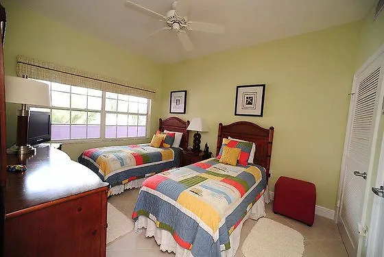 호텔 The Avalon Condominiums West Bay
